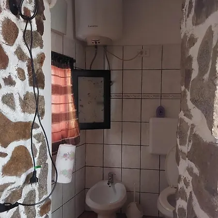 Appartamento Doppia Con Uso Esclusivo Di Bagno E Cucina Lanusei